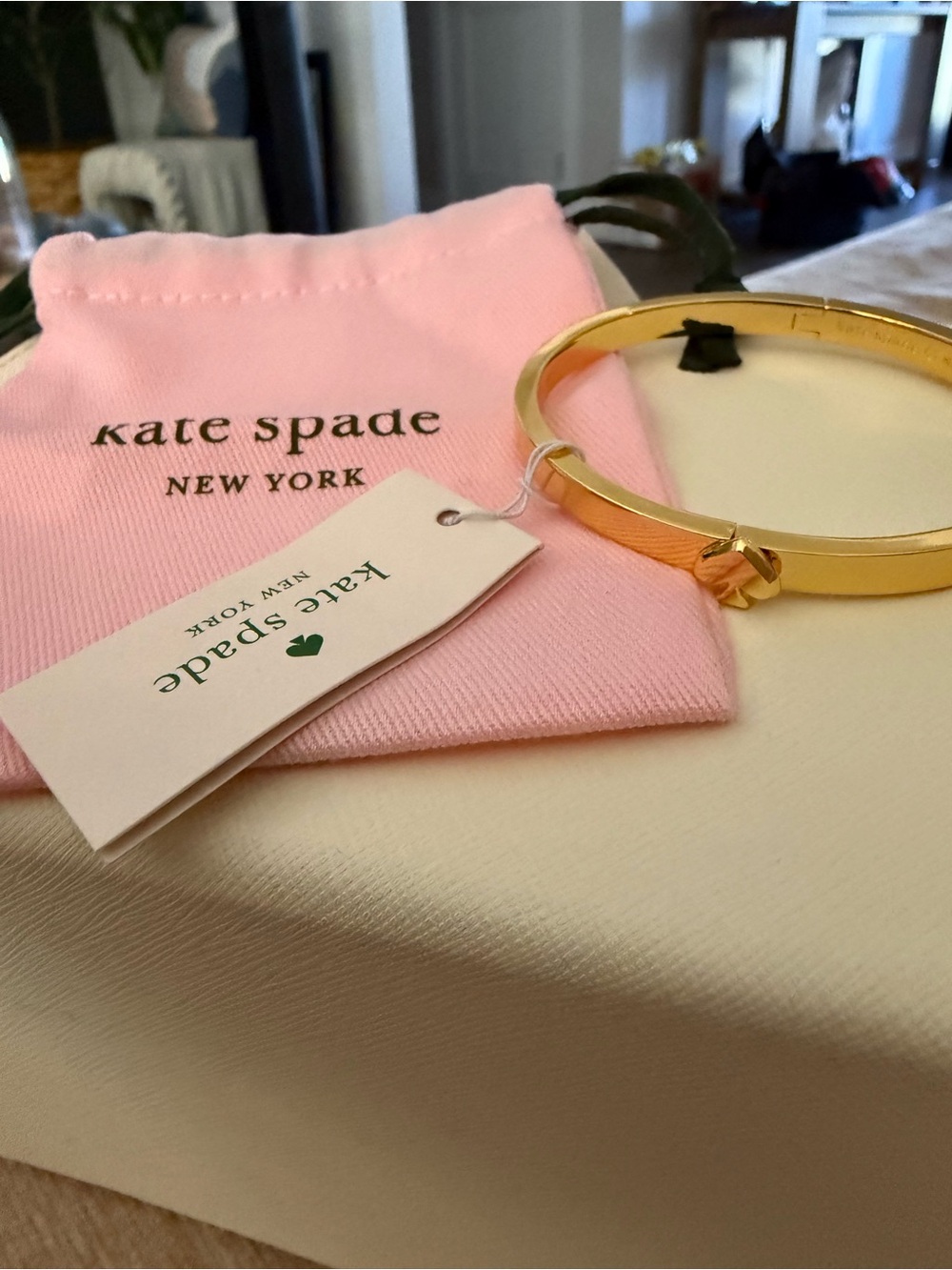 kate spade Gold Bow Hinge Bangle Bracelet with Pink Pouch